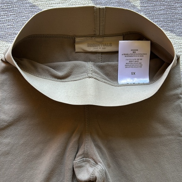 Fear of God Essentials Desert Taupe Sport Shorts - Picture 3 of 4